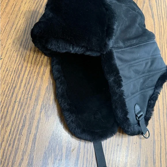 UGG Genuine Shearling Trapper Hat Black Aviator Winter Hat Leather L/XL